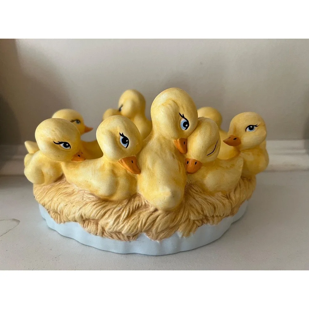 Vintage Hand Painted Circle of‎ Ducks. Ring of Ducklings. Bowl, Planter, candle.